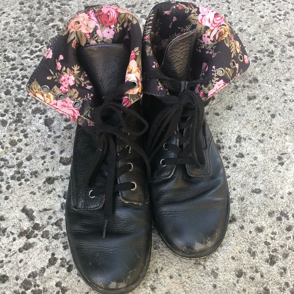 Dr. Martens Vintage Air Wair Boots